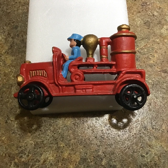VINTAGE CAST IRON Steam Pumper Fire Truck & Driver 6 1/2 Nch $9.50