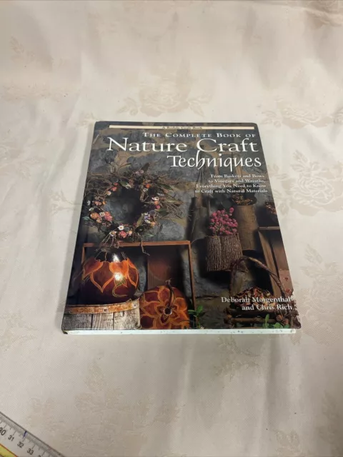 ""El libro completo de técnicas artesanales de la naturaleza"" libro de tapa dura"