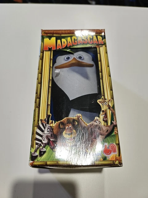 2005 MADAGASCAR RED Rooster Promotional Glasses Set Of 2 $15.00