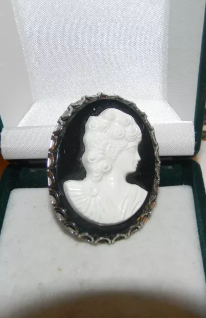 Cool Vintage Plastic Black Cameo Young Victorian Lady Silver Brooch.