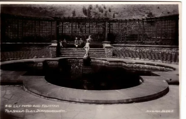 Scarborough  - Peasholm Glen Lily Pond & Fountain  B&W Postcard