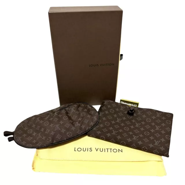 LOUIS VUITTON Travel Voyage Set Eye Mask Neck Pillow 2005 Gift for VIP