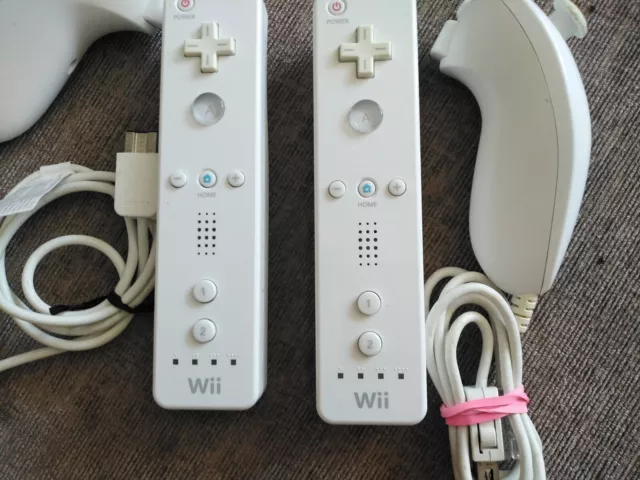 2 Nintendo Wii OFFICIAL White Remote Controller and Nunchucks VGC FAST DESPATCH! 3