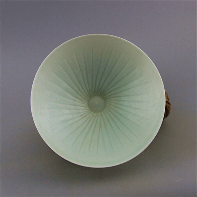 Chinese Song Hutian Kiln Celadon Porcelain Hand Carved Stripe Pattern Bowl 6.90"