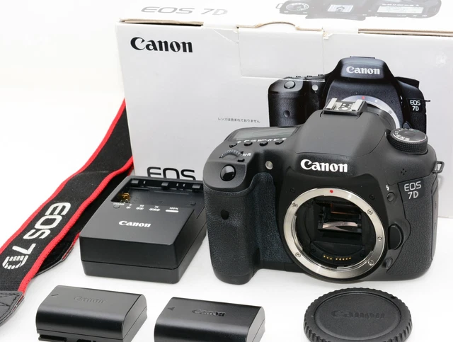 Canon EOS 7D 18.0 MP Digital SLR Camera Body, S/Count 7697 From Japan [Mint]