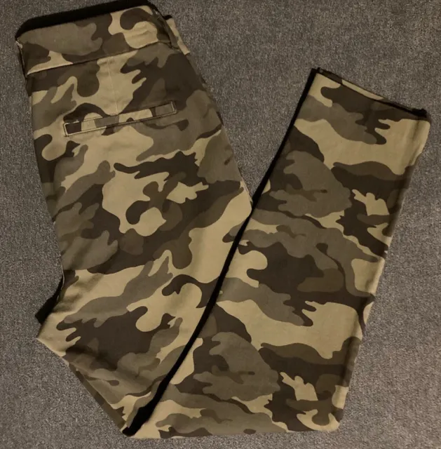 Old Navy Women's  Pixie High Rise Pants/ Olive Camo/ Size 6