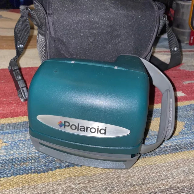 Polaroid 600 One Step Express Flash Instant Film Camera Green with case.