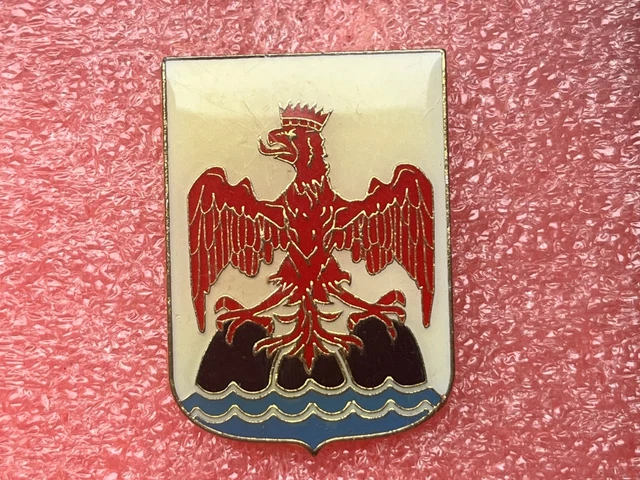 PIN'S BLASON ECUSSON Couronne Armoirie Ville Village Ambert Puy De Dome