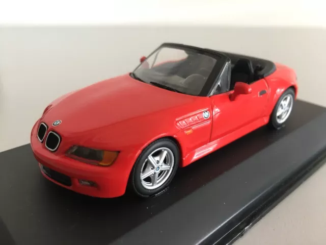 BMW Z3  Cabriolet 1997 Red MINICHAMPS 1:43  430024330 NEW!