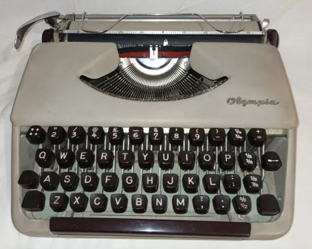 Vintage Olympia Typewriter Werke AG Wilhelmshaven Made In Western Germany Beige