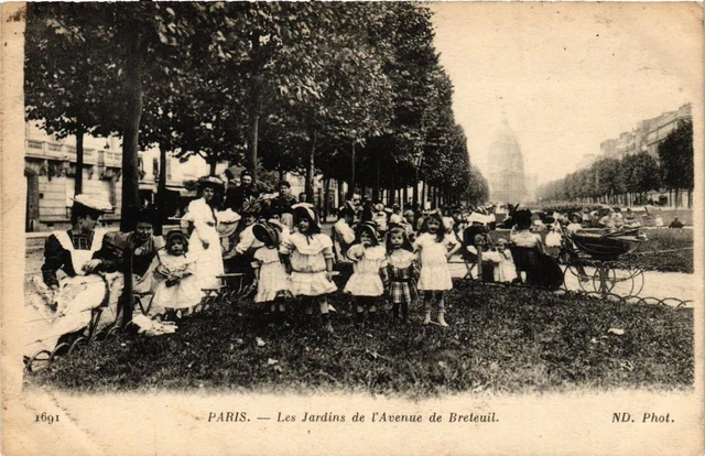 CPA PARIS 7e Les Jardins de l'Avenue de Breteuil (479409)