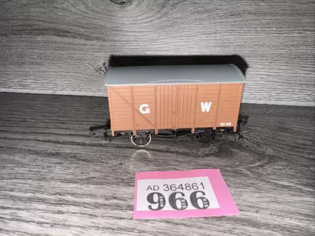 Hornby train GW vent van wagon No 43. 00 gague.