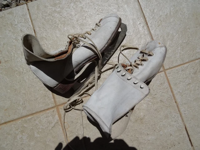 Anciens Patins à Glace En Cuir Vintage Silvretta - Made In Tchécoslovaquie - Hockey