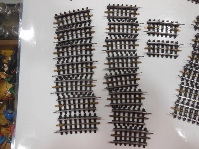 Lot De Rails Courbes JEP échelle 0 – Traverses Plastique – Pièces à Nettoyer