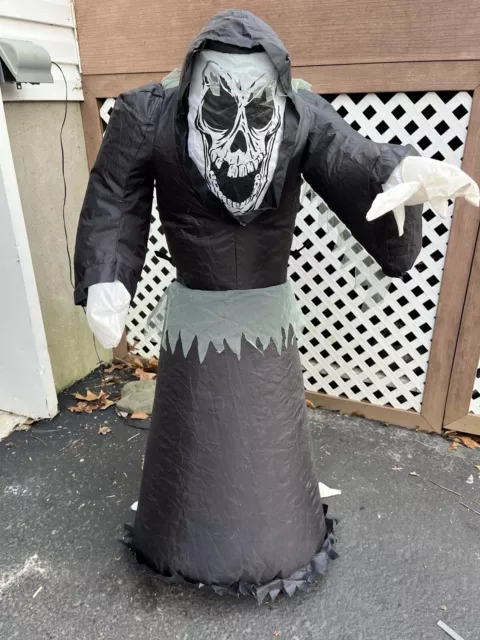 Halloween Gemmy 3.5 ft Black Pointing Grim Reaper Skeleton Airblown Inflatable