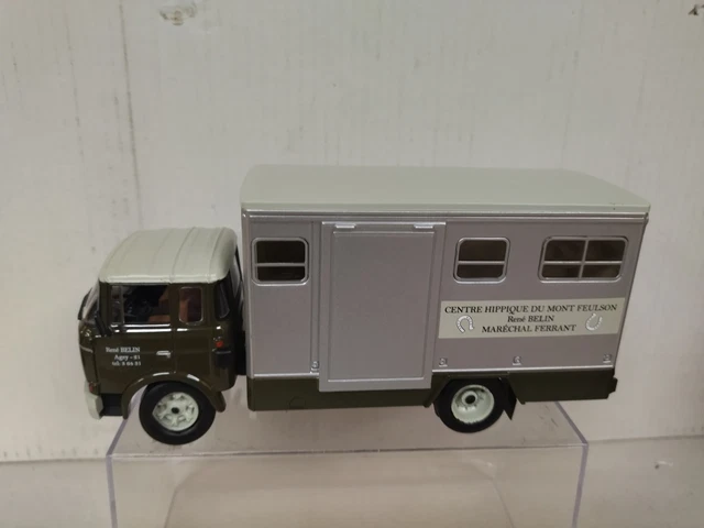 IXO 1/43 Camion Berliet Stradair 50 – Caisse Hypique 1968 – Collection Véhicule Utilitaire Multicolore