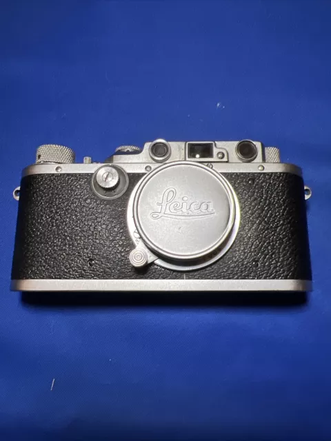 Leica IIIa Ernst Leitz Wetzlar c. 1936/37 w/Leather Case - Excellent Condition