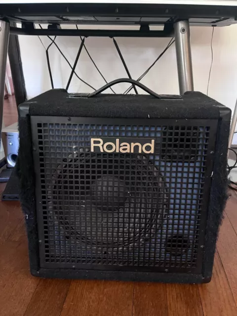 Roland KC-300 Amplifier, black, with quarter inch to quarter inch cable 4channel