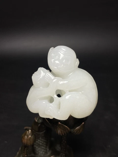 Chinese Exquisite Handmade Monkey Carving Hetian Jade Statue