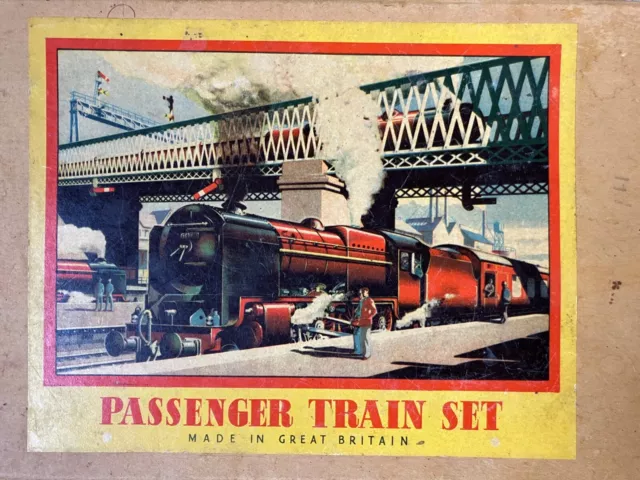 Vintage Tin Plate & Plastic Clockwork Train. Passenger Train Set. GC. Box. Works