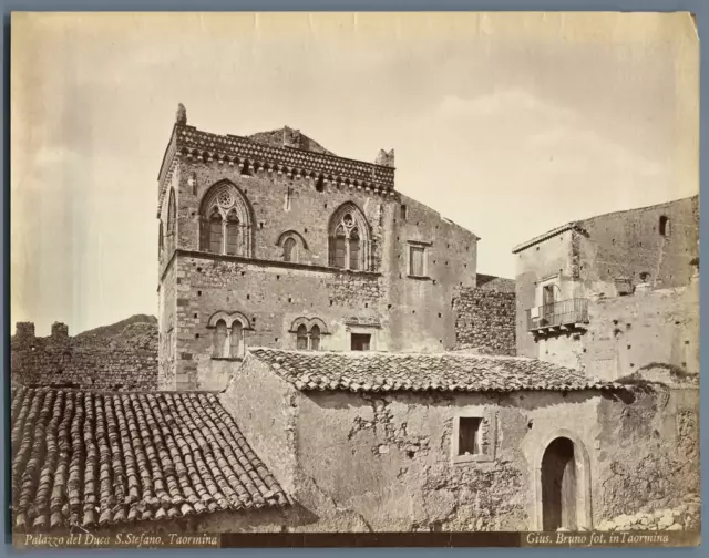 Guis. Bruno. Italie, Taormina, Palazzo del Duca S. Stefano Vintage albumen print