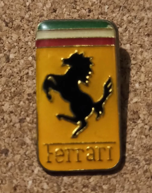 Pin's Ferrari avec cheval cabré - Collection