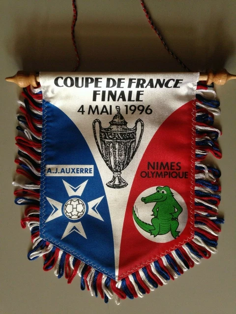 Fanion ST ETIENNE / NÎMES Coupe De France 2024 - Tissu Multicolore - Neuf - Supporters