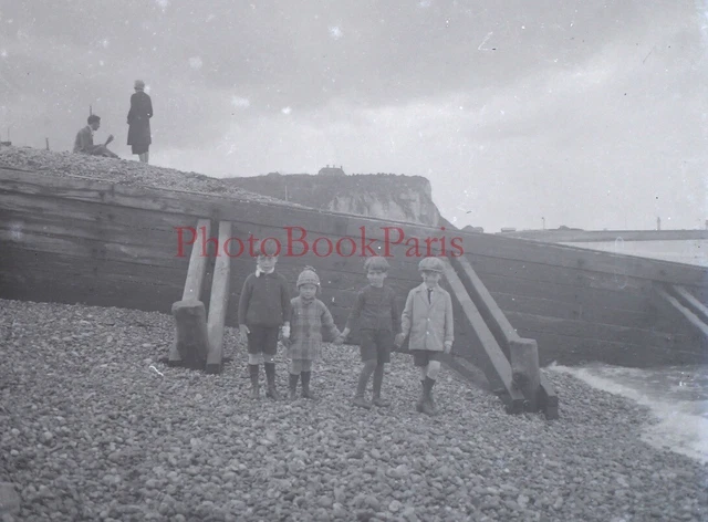 Family Beach c1935 Photo NEGATIVE Stereo Glass Plate Vintage V33L24n8