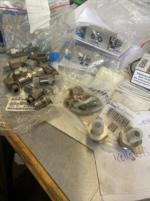 Raccolta raccordi Nordson angolo ecc. 17 pezzi
