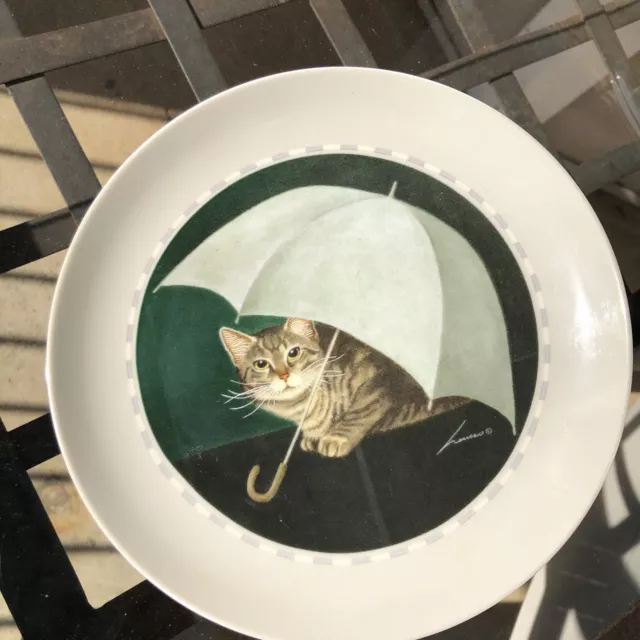 Lowell Herrero Cat Plate Tabby Under Umbrella 7.5 In  1991 Vandor