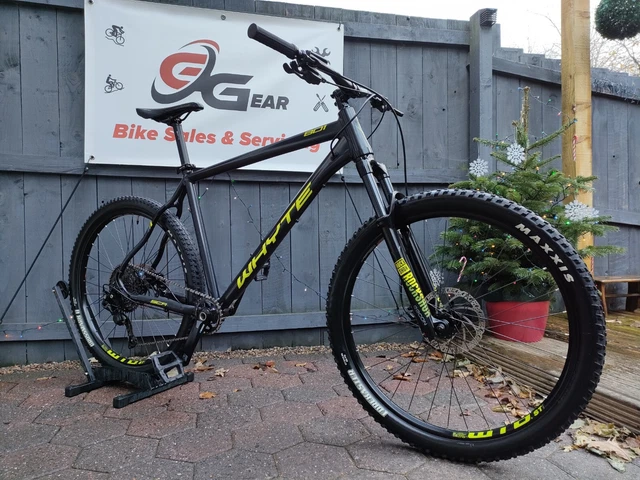 Whyte shop 801 v3
