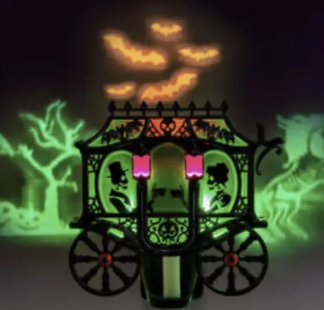 BATH & BODY Works Halloween 2023 Haunted Carriage Light Up Wallflower