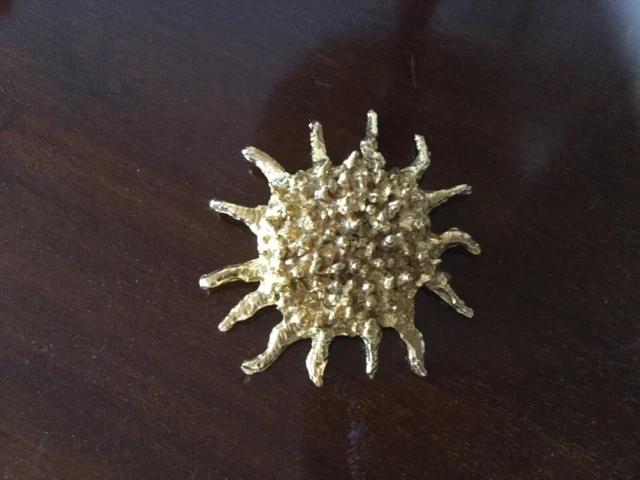 Broche Vintage Linda Hattab Paris - Pièce D'occasion Unique Et élégante, Parfaite Pour Customiser Tes Vestes Et Robes