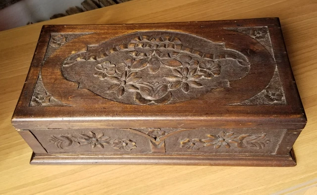 Scatola Bauletto In Legno Intagliato Fine '800 Umbertino Piemontese Senza Chiave