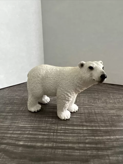 Schleich D-73527 Am Limes 69 Polar Bear Collectible Figurines 2011