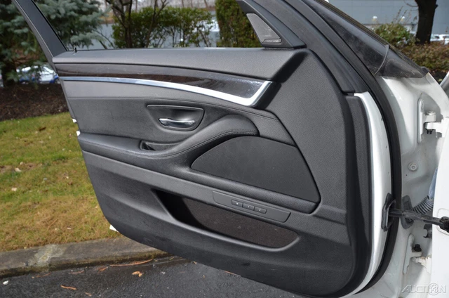 2014 BMW 5-Series 550i xDrive AWD 15