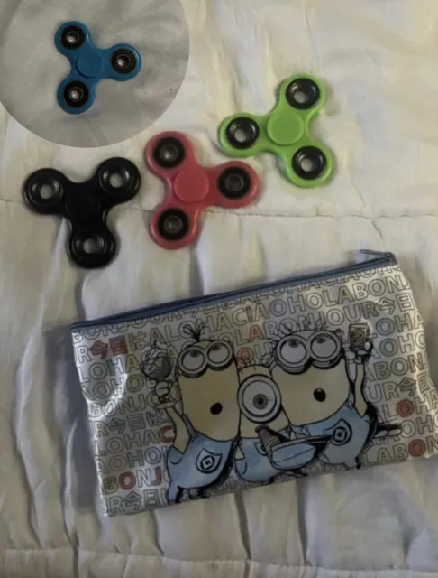 lot 4 hand spinner antistress toupie tournante + pochette minion