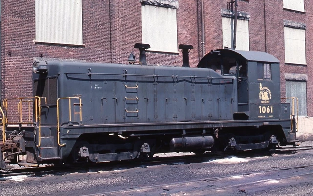 Central RR of New Jersey NW2 1061 Orig Kodachrome Slide C111