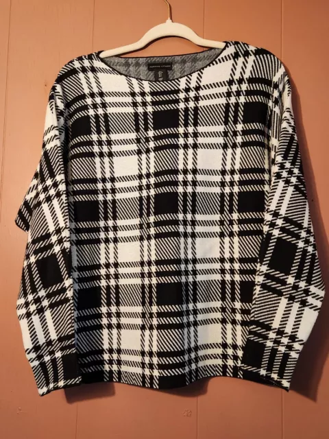 Adrienne Vittadini Sweater Women’s Large White/Black Plaid Long Sleeve Boat Neck