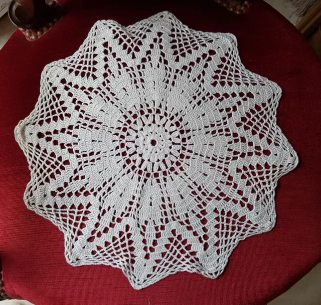Centrino Antico Fatto a Mano - Diametro: 39 CM