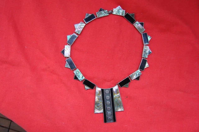 Collier Fantaisie Ancien En Perles Nacrées Avec Pampille - Numéro 5322, Occasion Bon état