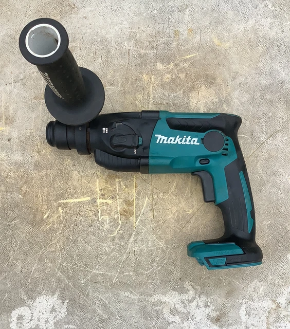 Image of Makita 8414D drill on Makita Direct website