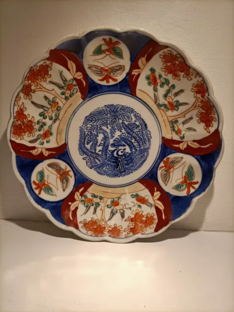 Assiette, céramique Japon, décor Imari, motif central phénix, oiseau bleu