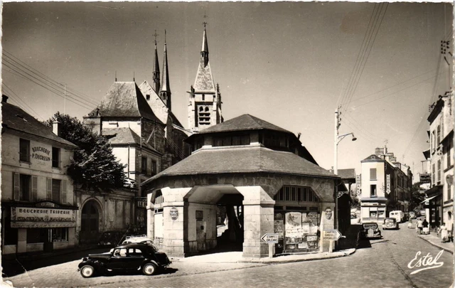 CPA DOURDAN - Les Halles et la Rue de Chartres (384898)
