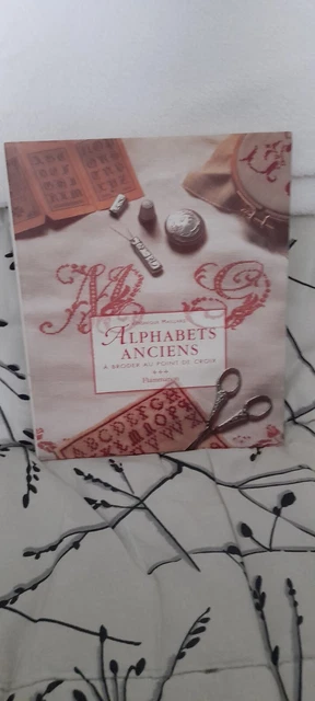 Alphabets-anciens-a-broder-au-