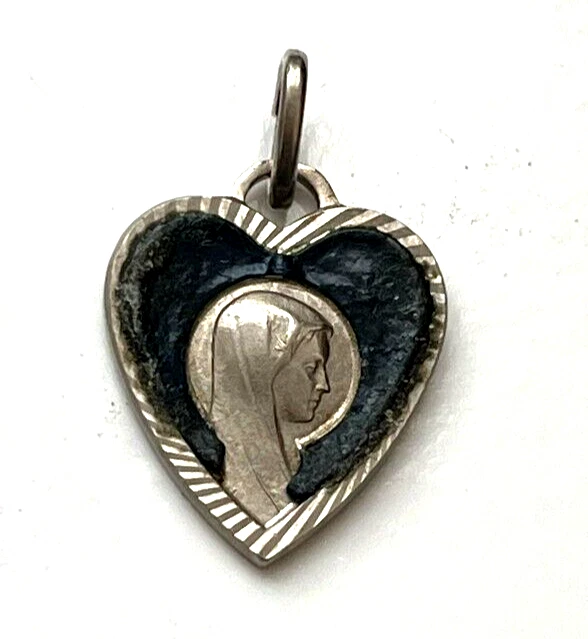 Pendentif Médaillon Vintage En Forme De Bateau Voilier - Métal Argenté Léger - Ancien - Fabriqué En France