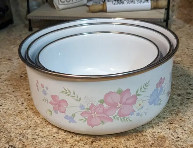 Vintage Enamelware Mixing Nesting Bowls Metal Set of 3 Pink Floral