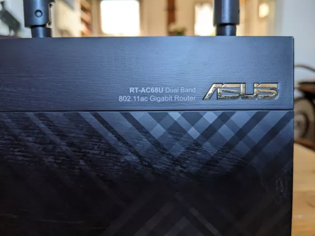 ASUS RT-AC68U AC1900 Dual-Band Gigabit Wireless Router