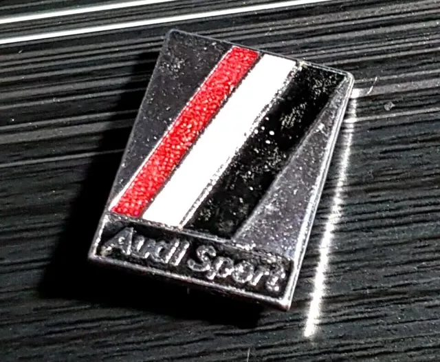 Audi Brosche Sport emailliert 80er Jahre - Maße 18x24mm