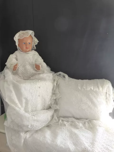 Longue robe de baptême+Bonnet+Coussin en dentelle ancienne guipure mécanique-20è